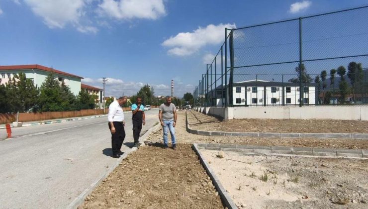 Beyköy Merkezinde Çevre Düzenleme Çalışmaları Sürüyor