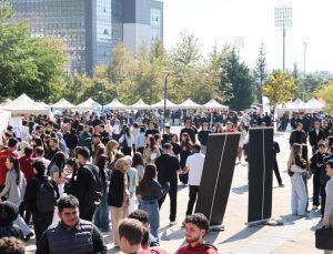 Düzce Üniversitesi Yeni Öğrencilerini Kampüste Karşıladı
